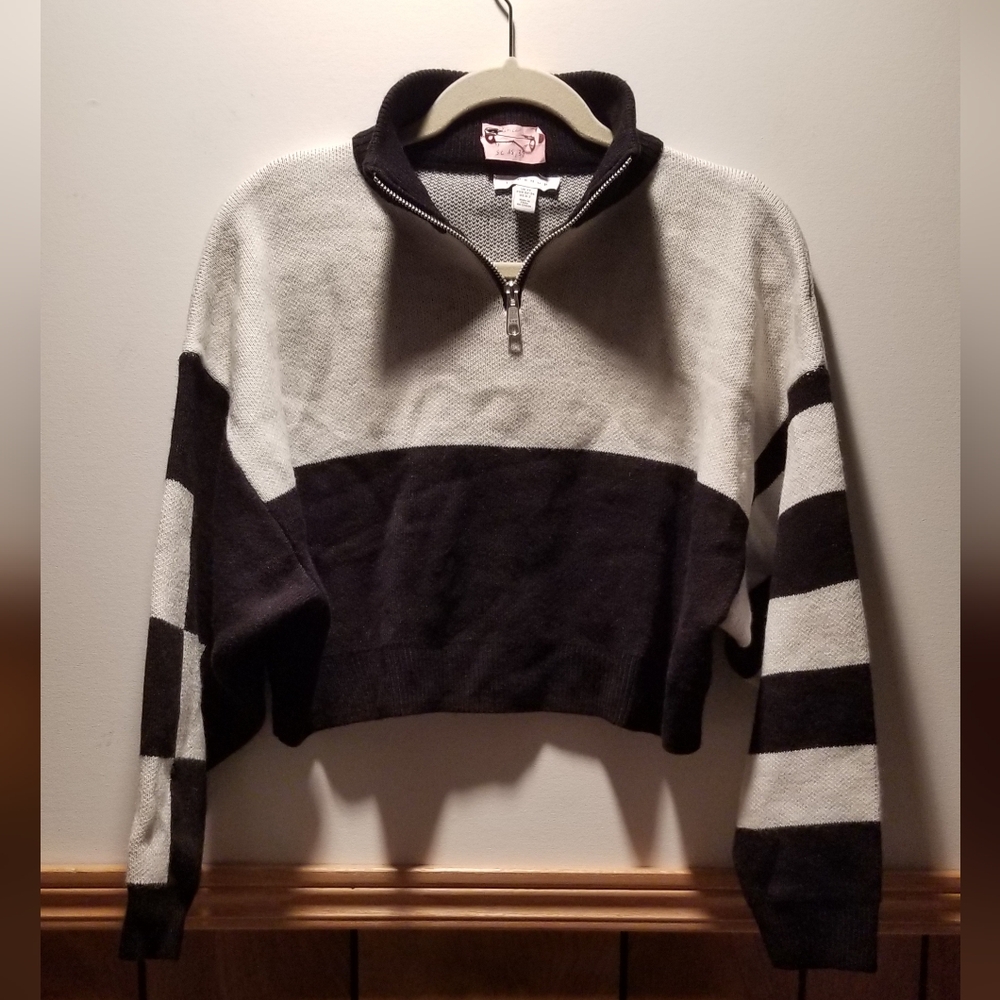 👙Top Shop vintage half zip crop sweater with multi pattern